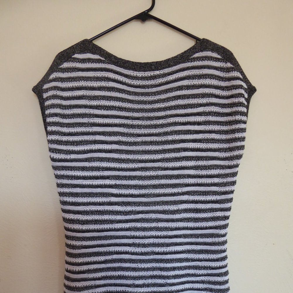 Grey/White Long Knit Vest - Medium